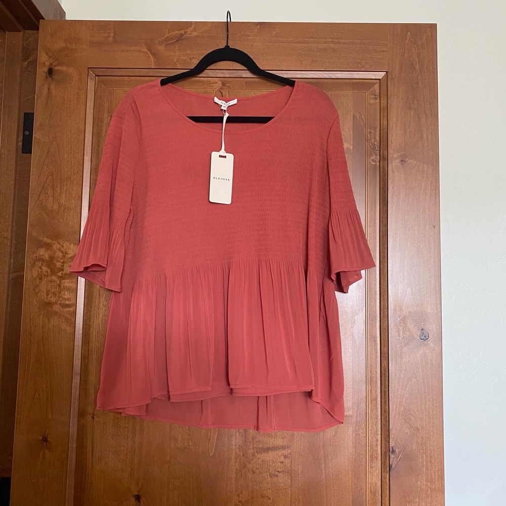 NWT Pleione blouse top Small dusty rose smocked accordion crepe